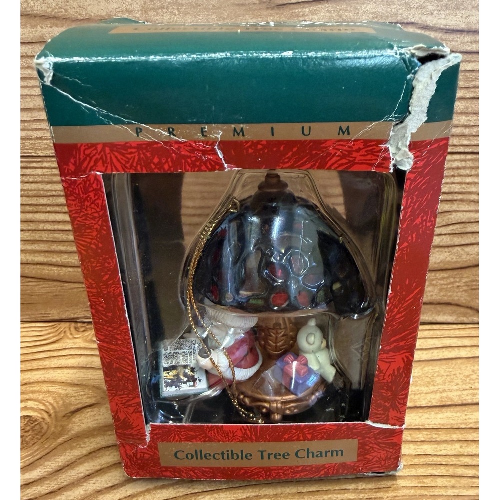 Santa Sitting on Tiffany Lamp Bear Book Christmas Ornament Lustre‎ Fame Vintage
